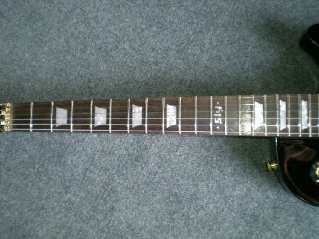 High Quality Black Color 6-string  Electric Guitar