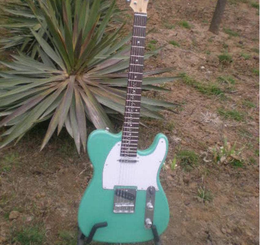 Factory Customized  Navy  Electric Guitar with Tele Electric Guitarop yellow  Color200#
