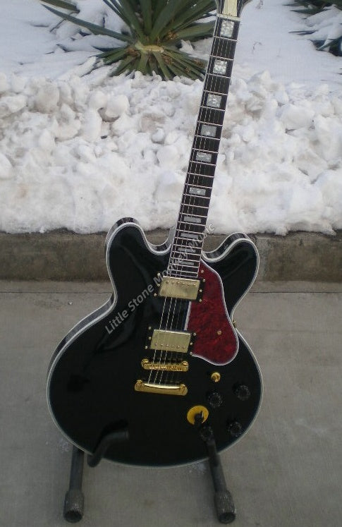 Factory Customized    Electric Guitar with Vintage Vintage black and white color Electric Guitarop 260#