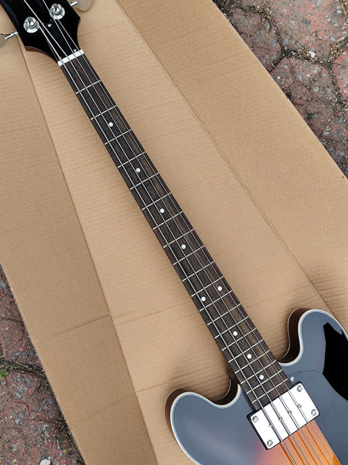 Custom electric guitar - 4 strings - Bass - Semi hollow body - Sunburst