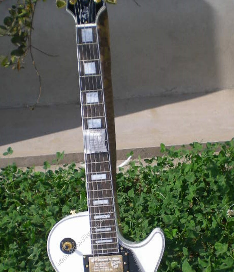 High Quality  Electric Guitar Factory Customized Electric Guitar with Silver Burst Finish with A Top Quality470