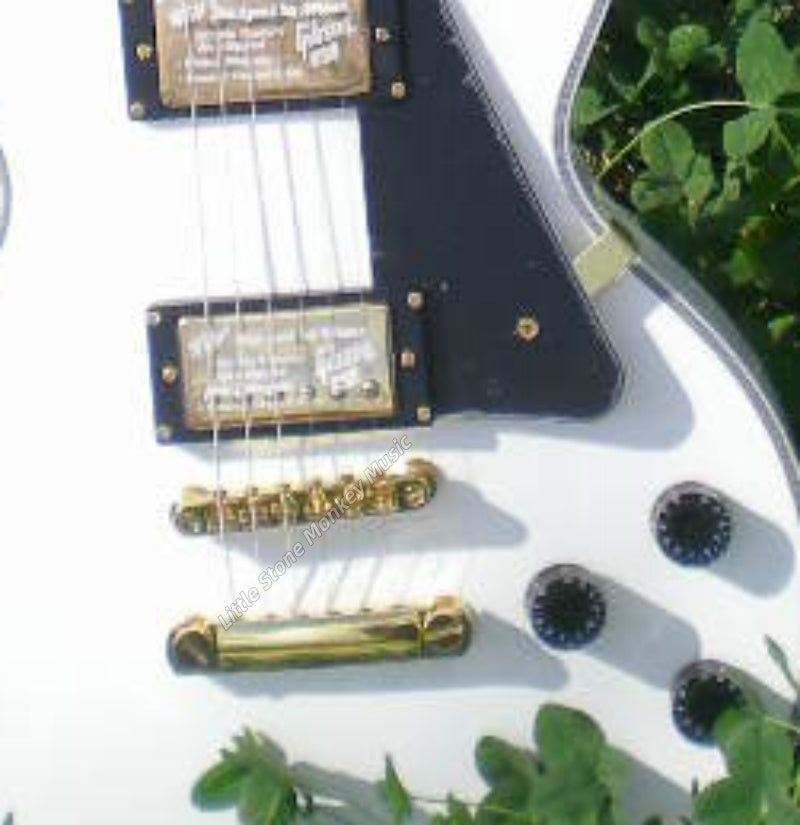 High Quality  Electric Guitar Factory Customized Electric Guitar with Silver Burst Finish with A Top Quality470