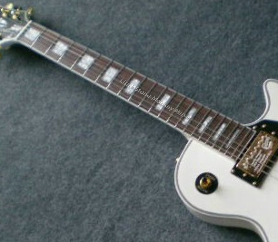 High Quality  Electric Guitar Factory Customized Electric Guitar with Silver Burst Finish with A Top Quality471