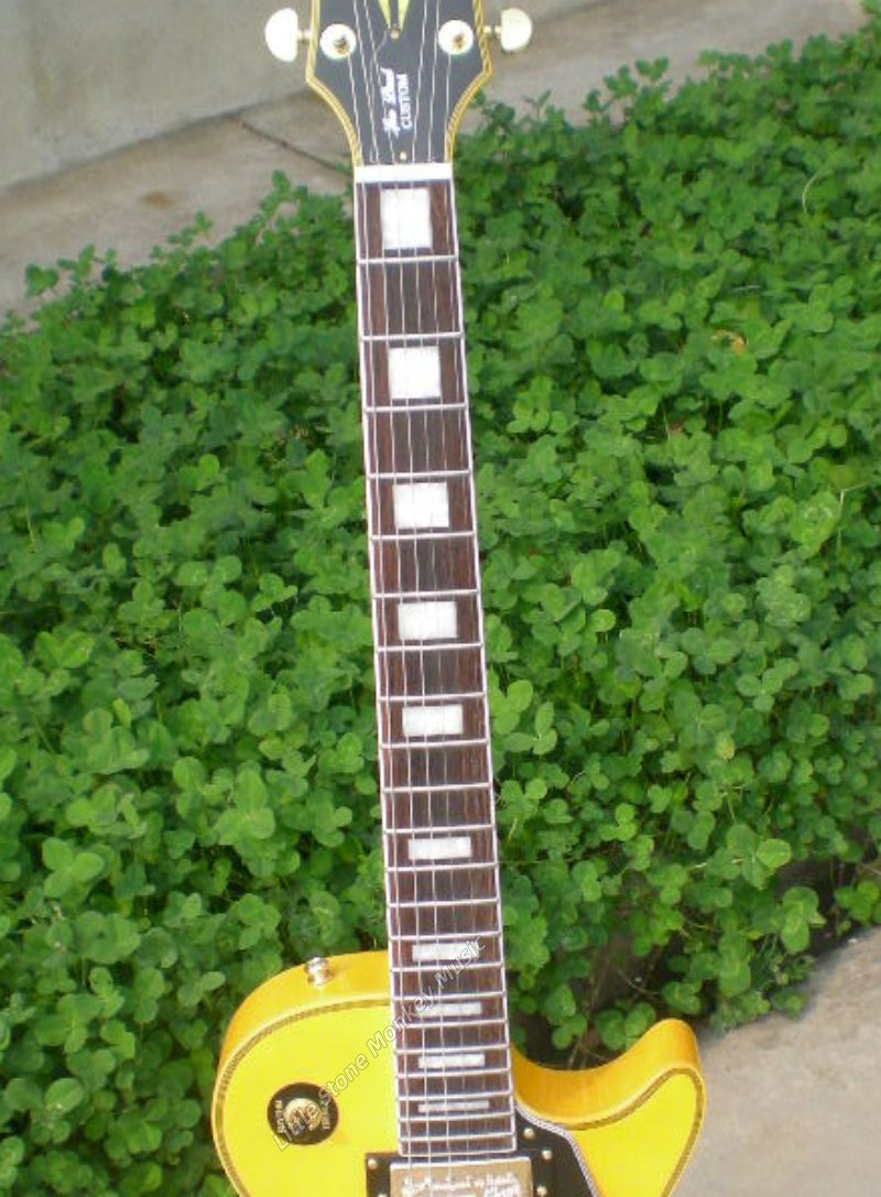 High Quality  Electric Guitar Factory Customized Electric Guitar Yellow Electric Guitar Star Pickguard Gold Hardware HH Pickup489