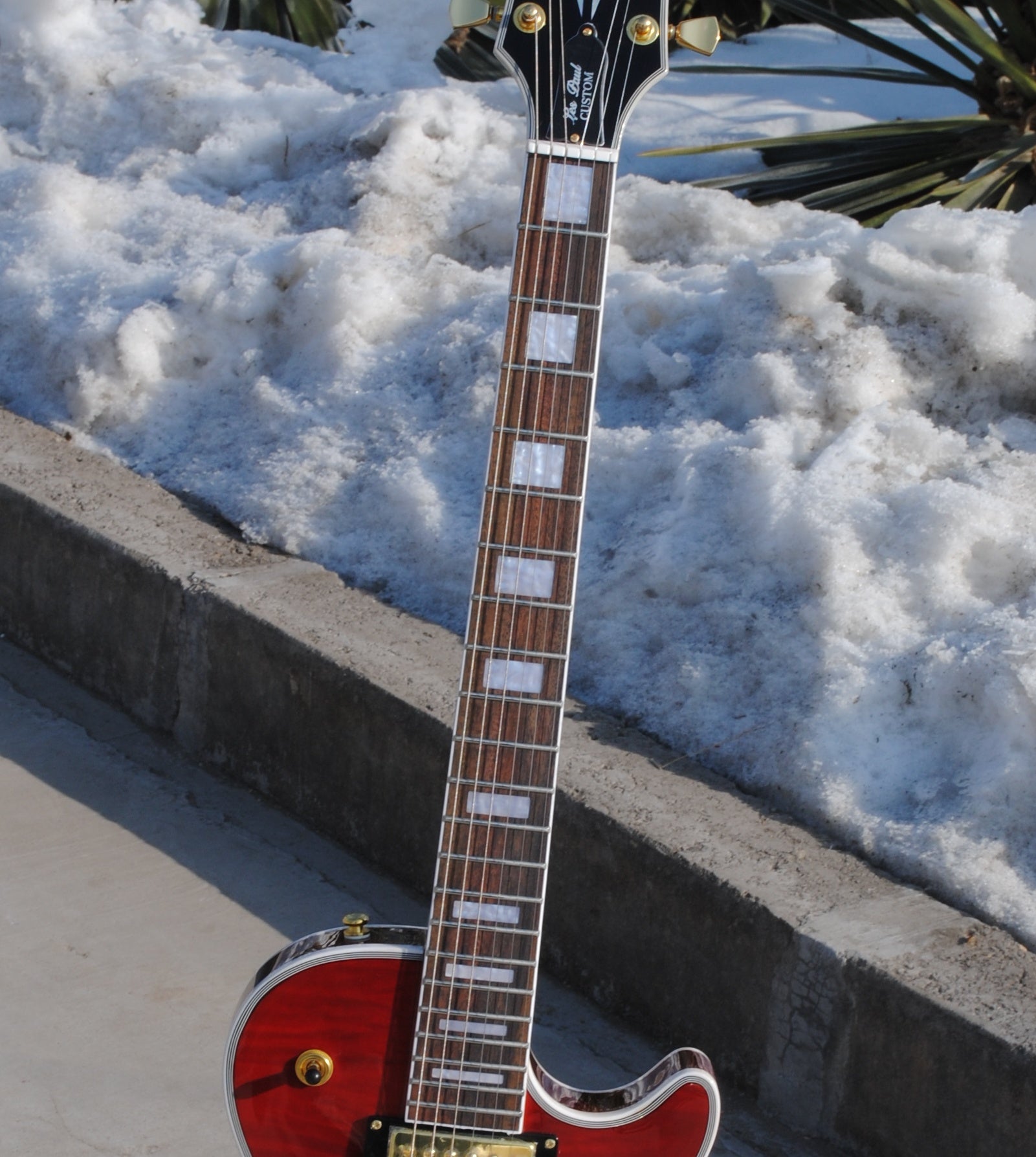 High Quality  Electric Guitar Factory Customized Electric Guitar   Custom LP Left Hand Red Flame Maple Top Electric Guitar Mahogany Body HH Pickups506