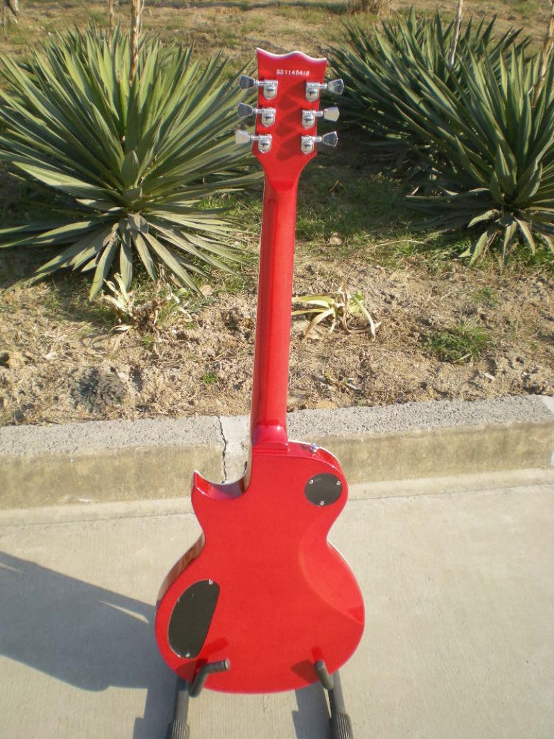 Classic Red Color Electric Guitar Sunburst Quilt Maple Wolfgang Style Electric Guitar Double Lock Tremolo HH Pickups Rock Guitar Fen EVH
