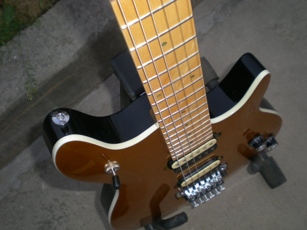Customize Golden Electric Guitar LSM008