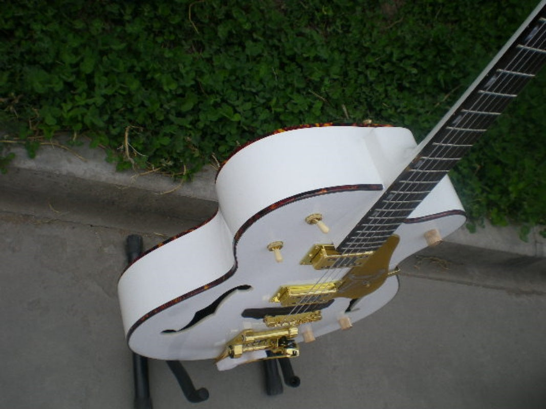 Factory Customized    Electric Guitar with Vintage Vintage  white color Electric Guitarop 215#
