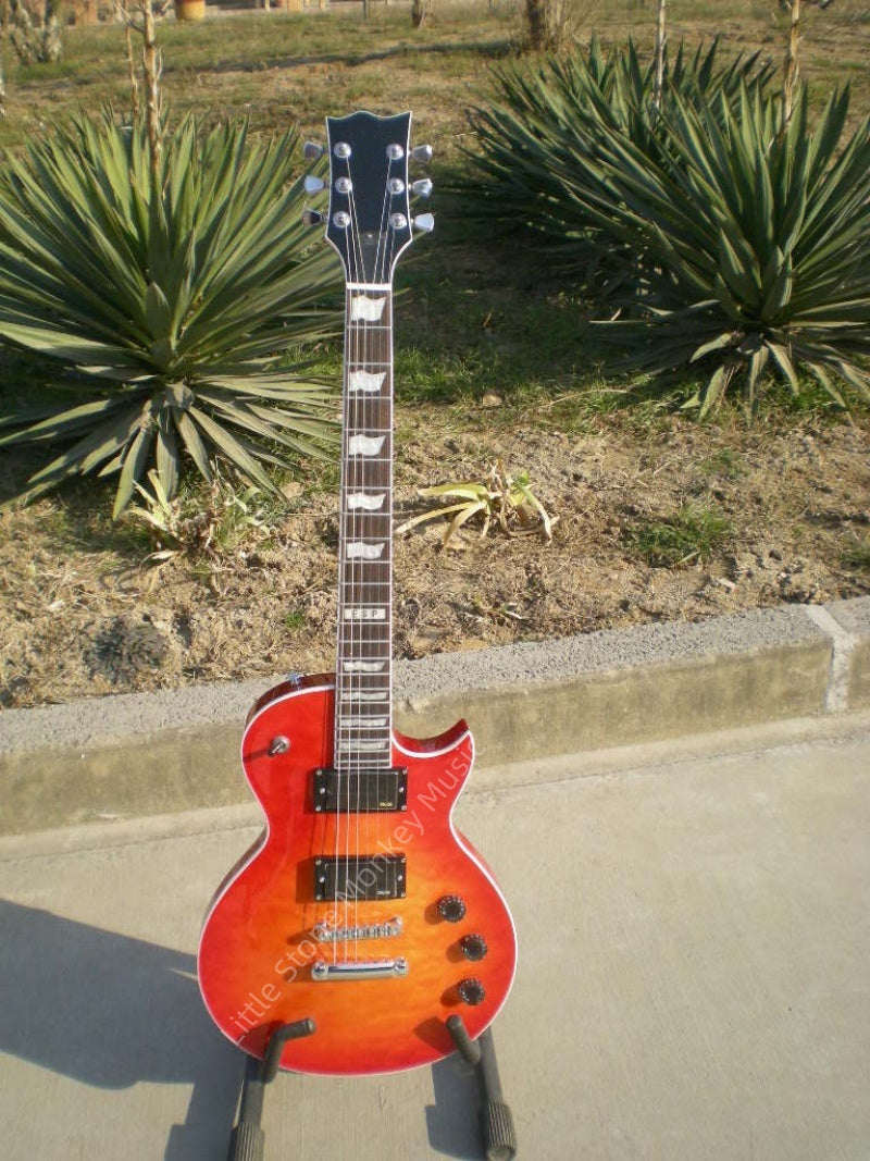 Classic Red Color Electric Guitar Sunburst Quilt Maple Wolfgang Style Electric Guitar Double Lock Tremolo HH Pickups Rock Guitar Fen EVH