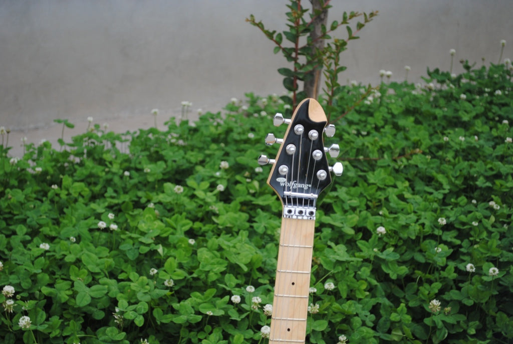 Customize Sunburst Glossy Electric Guitar  Sunburst Quilt Maple Wolfgang Style Electric Guitar Double Lock Tremolo HH Pickups Rock Guita Fen  EVH rz27#